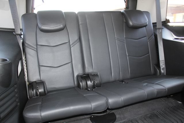 Used 2020 Cadillac Escalade Luxury RWD image 19