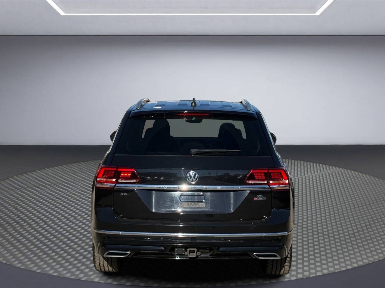 Used 2019 Volkswagen Atlas SEL R-Line AWD/4WD image 6