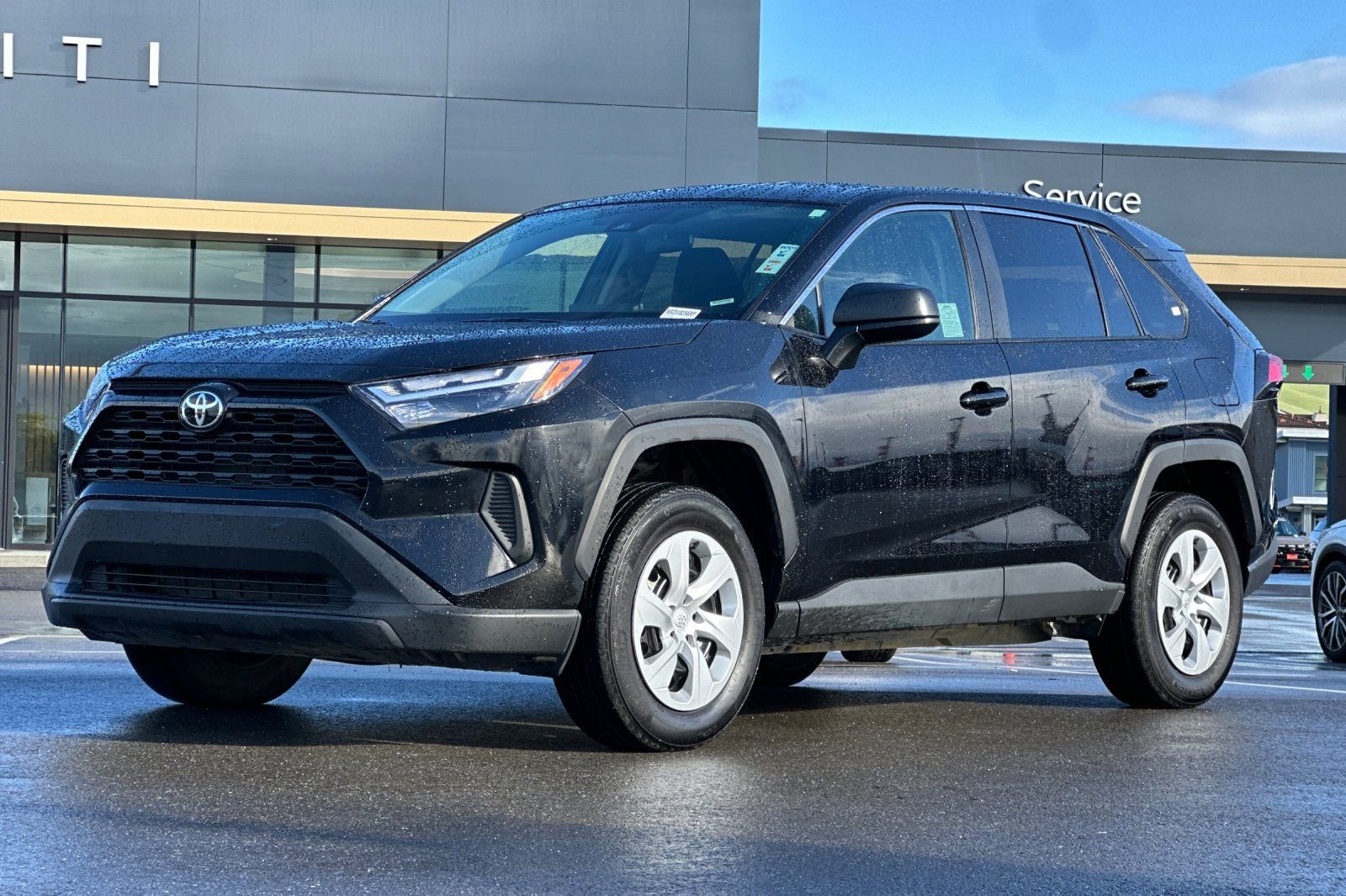 Used 2025 Toyota RAV4 LE image 8