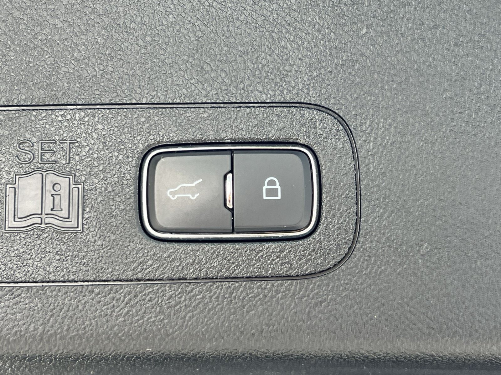 Used 2024 Lincoln Aviator Reserve AWD/4WD image 33