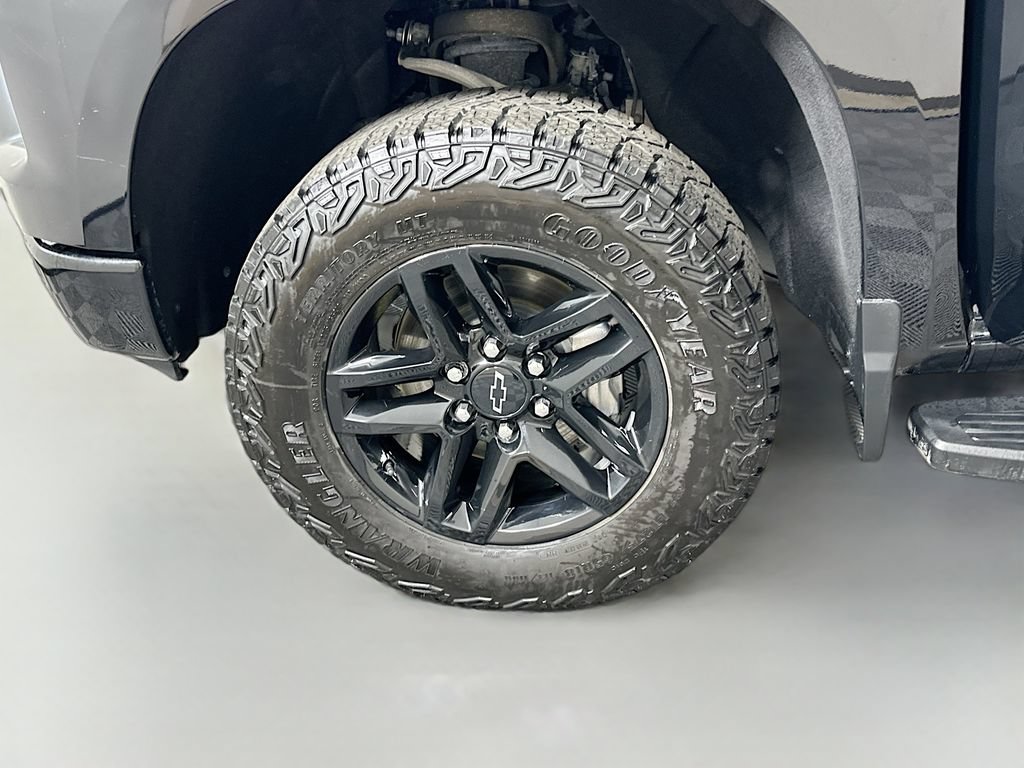 Used 2025 Chevrolet Silverado 1500 Custom Trail Boss w/ LPO, Dark Essentials Package AWD/4WD image 30