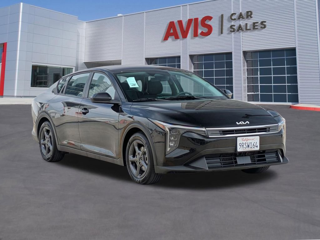 Used 2025 Kia K4 LXS image 3