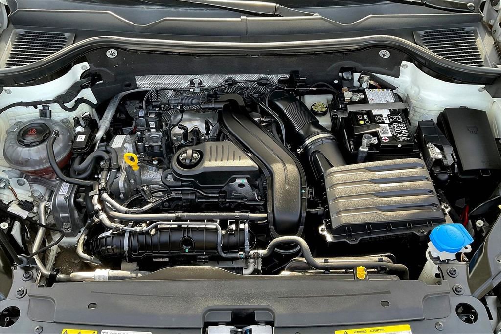 Used 2024 Volkswagen Taos SE image 9