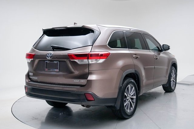 Used 2018 Toyota Highlander XLE image 5