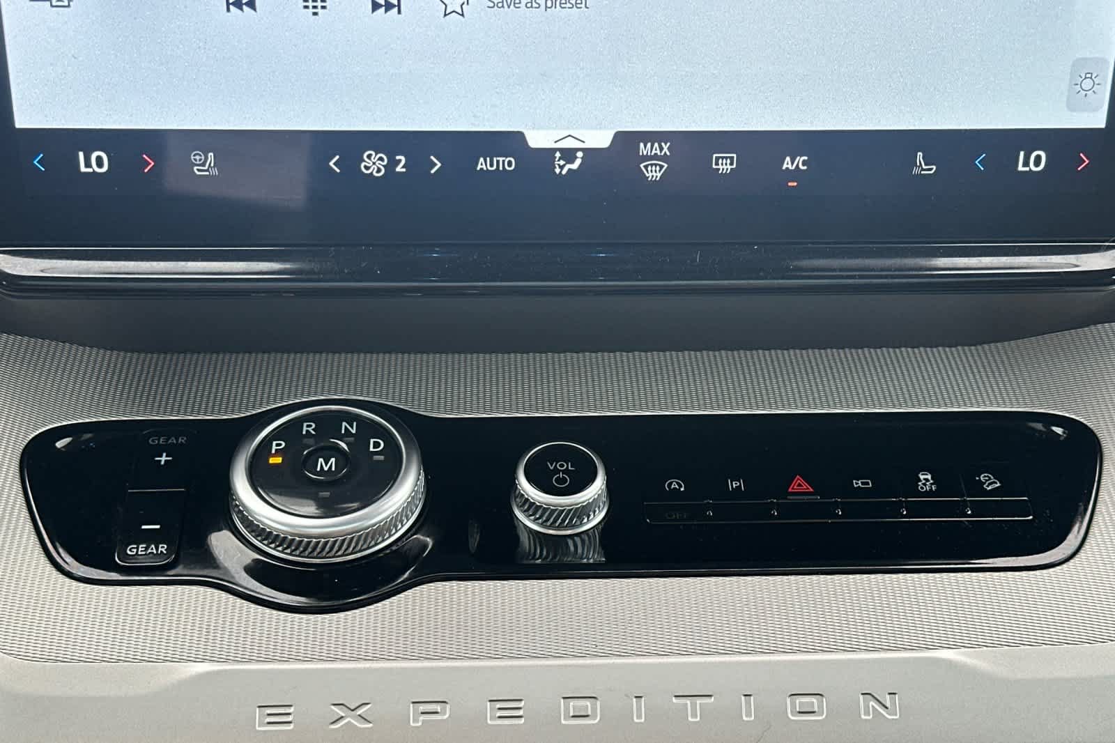 Certified 2025 Ford Expedition Active AWD/4WD image 22