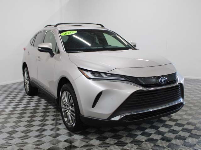 Certified 2022 Toyota Venza XLE AWD/4WD image 8