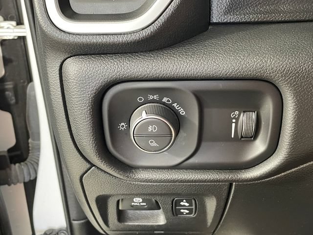 Used 2022 RAM 1500 Big Horn AWD/4WD image 13
