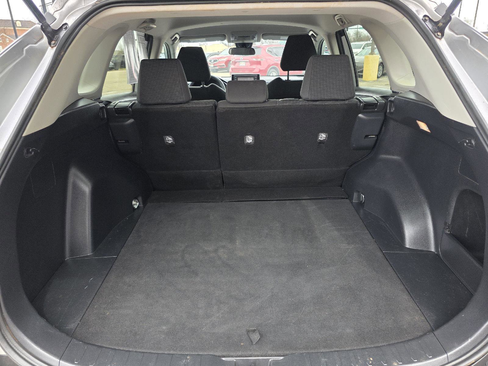 Used 2020 Toyota RAV4 LE AWD/4WD image 28