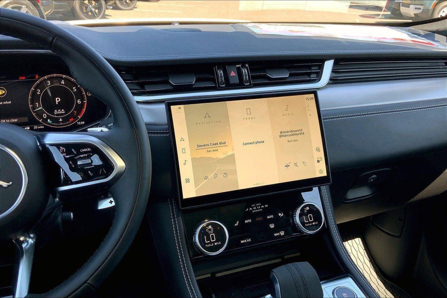 New 2025 Jaguar F-PACE R-Dynamic S AWD/4WD image 13