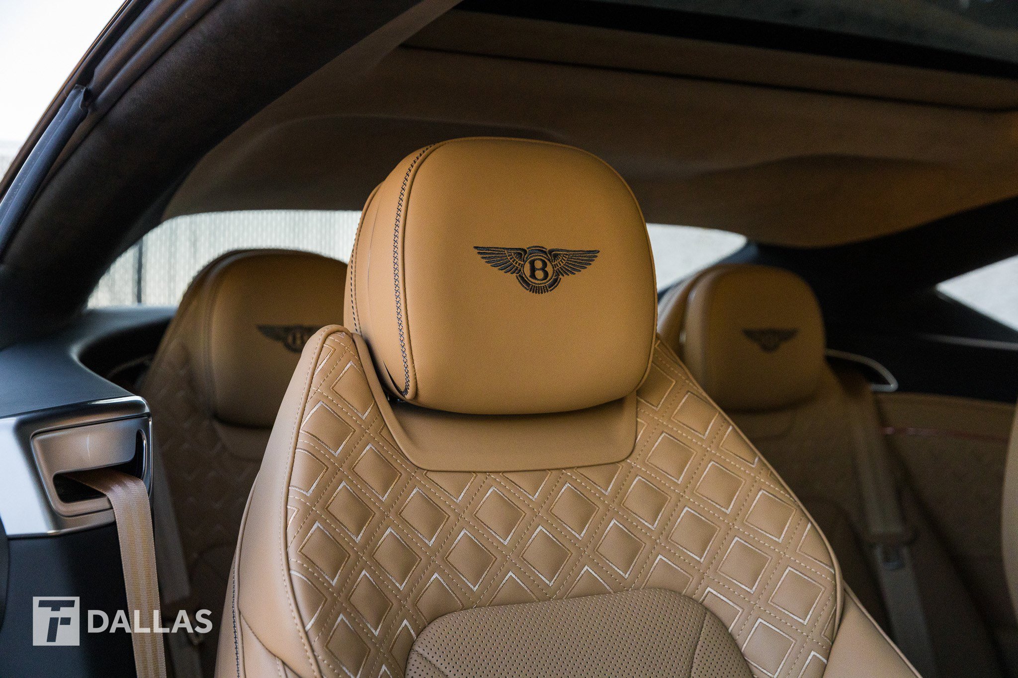 Used 2023 Bentley Continental GT V8 image 33