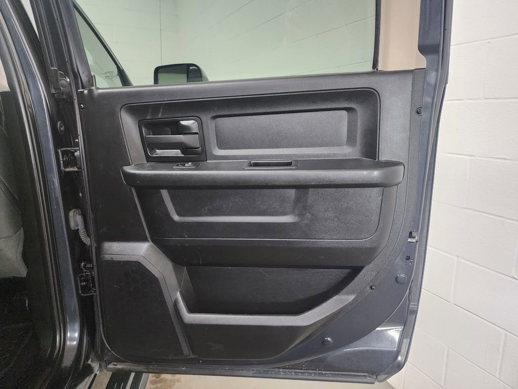 Used 2018 RAM 2500 Tradesman w/ Chrome Appearance Group image 26