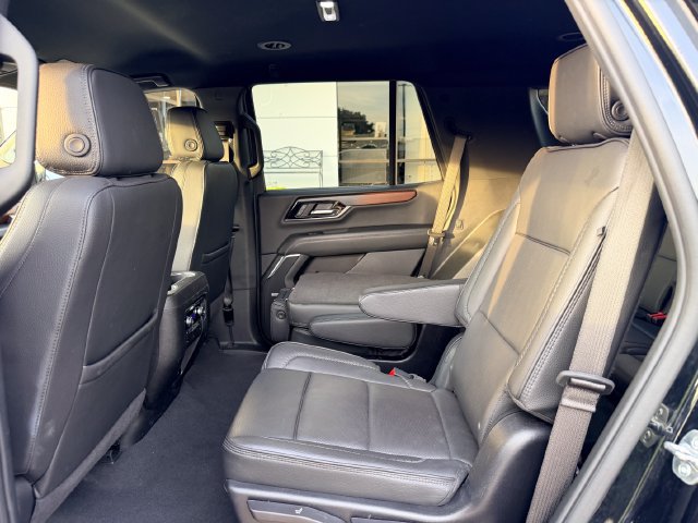 Used 2025 GMC Yukon Denali AWD/4WD image 15