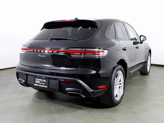 Certified 2023 Porsche Macan image 7