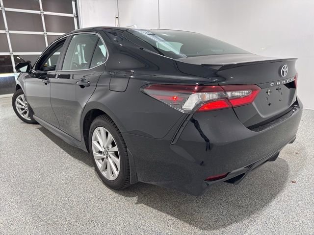 Used 2024 Toyota Camry SE image 4