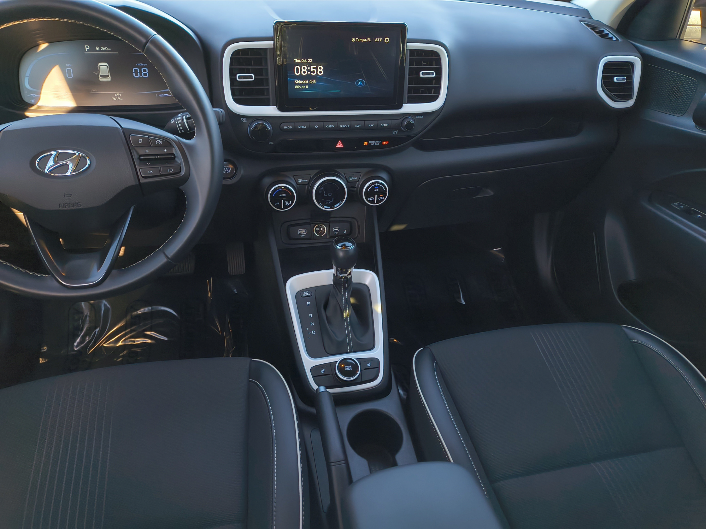 Certified 2023 Hyundai Venue Limited FWD image 12