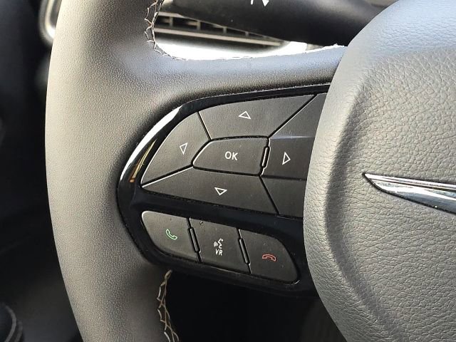 Used 2025 Chrysler Pacifica Limited FWD image 41