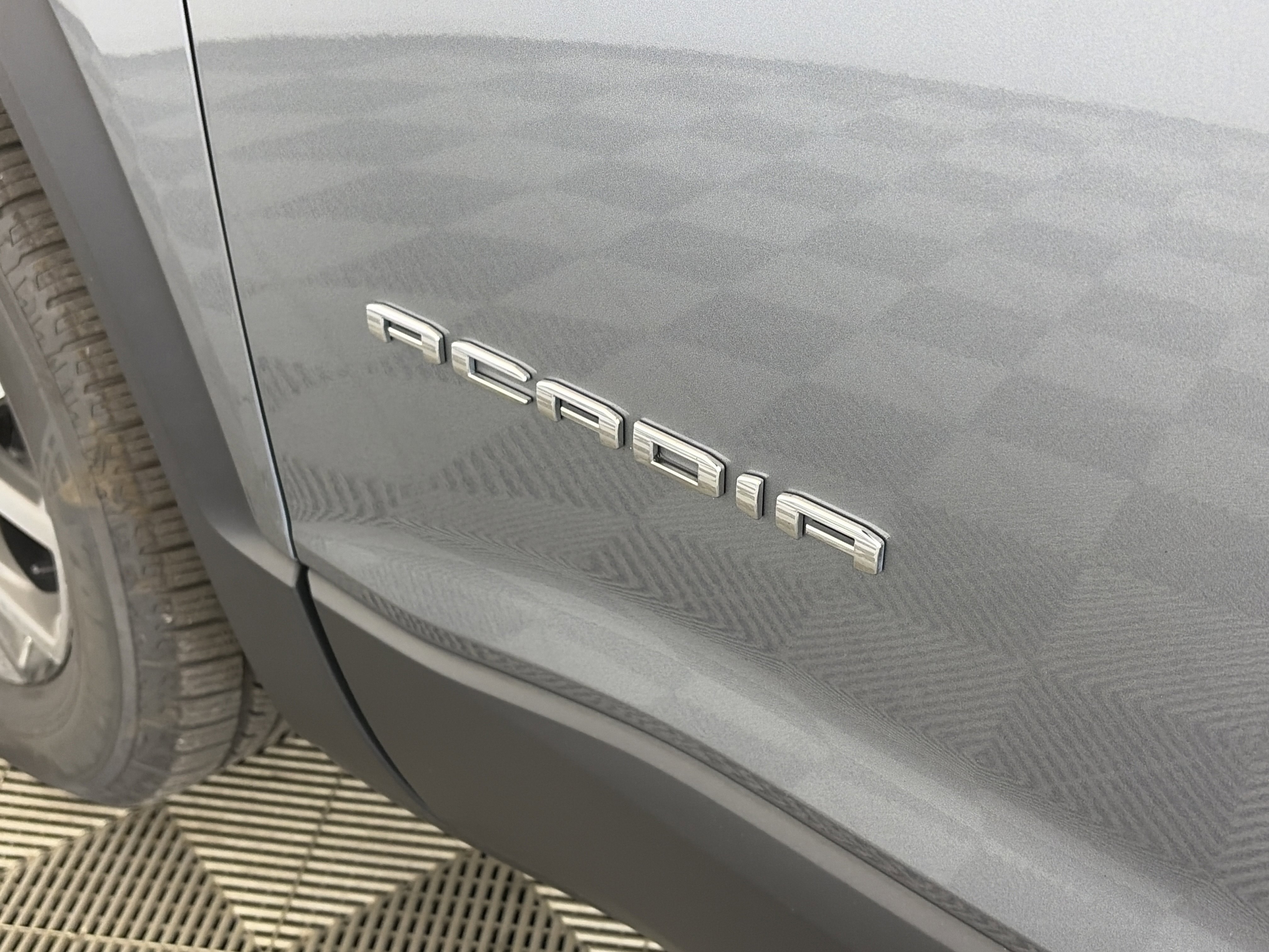 Used 2021 GMC Acadia SLE w/ Driver Convenience Package FWD image 18