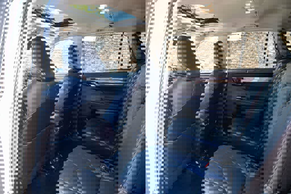 Used 2021 Toyota Highlander Limited image 18