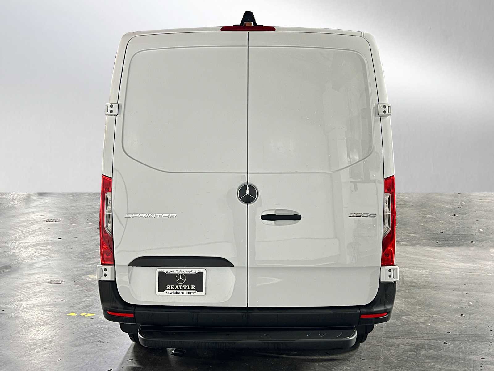 Used 2025 Mercedes-Benz Sprinter 2500 image 4