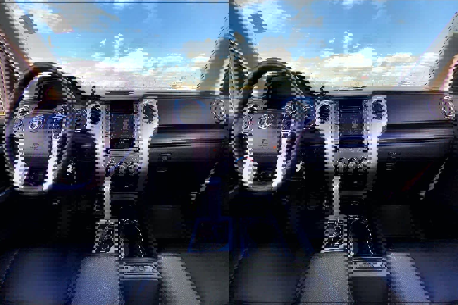 Used 2015 Toyota Tundra SR5 w/ SR5 Upgrade Package image 14