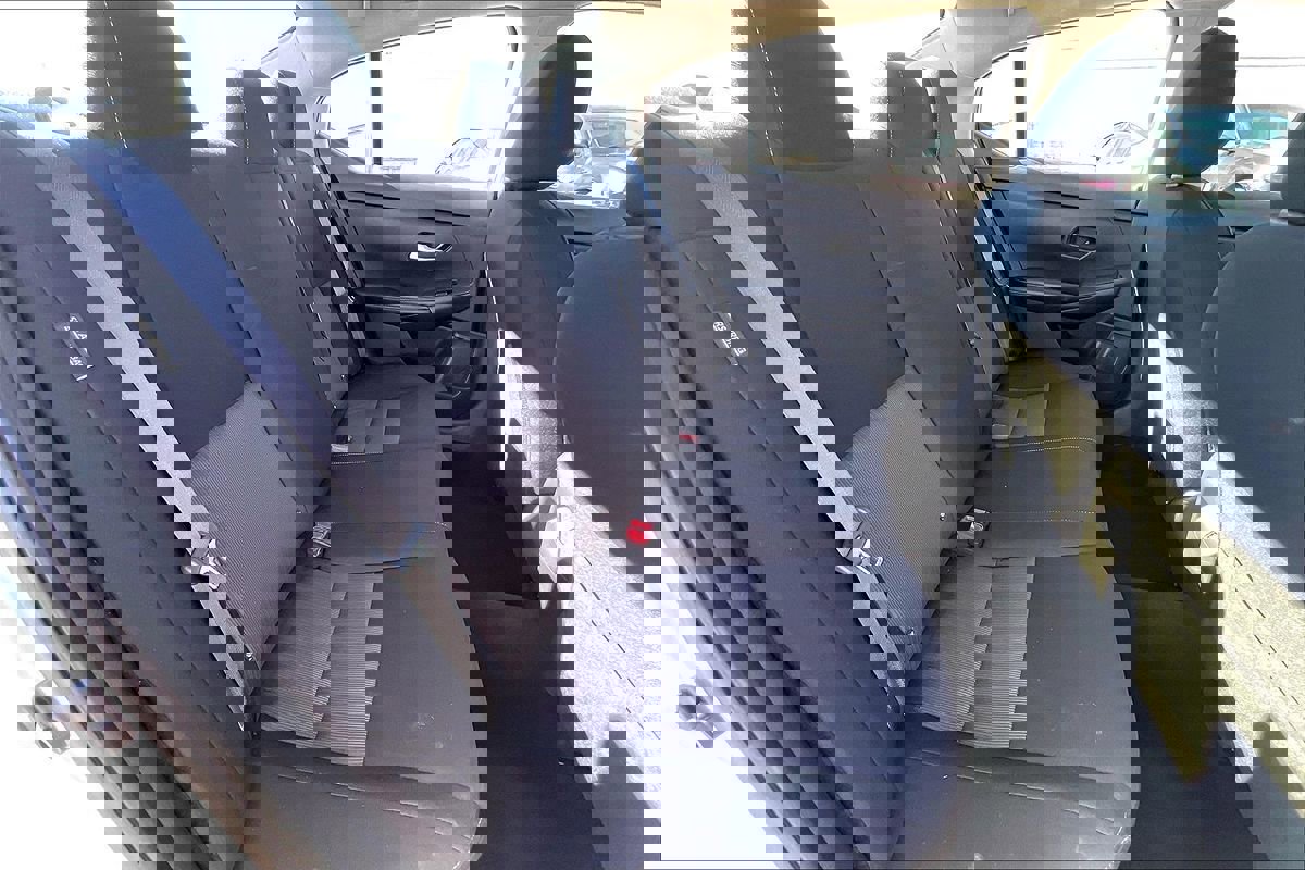 Used 2023 Nissan Sentra SV image 4