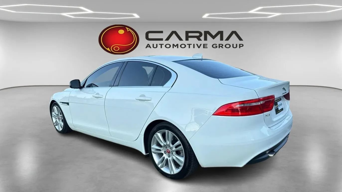 Used 2019 Jaguar XE Premium RWD image 3