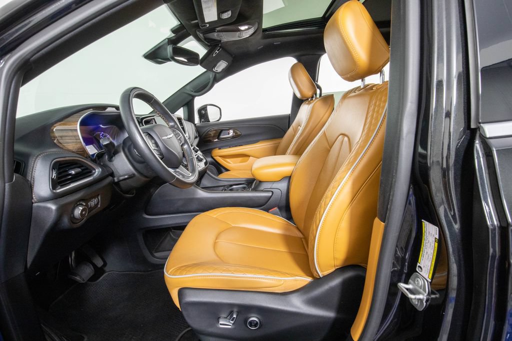 Used 2021 Chrysler Pacifica Pinnacle FWD image 9