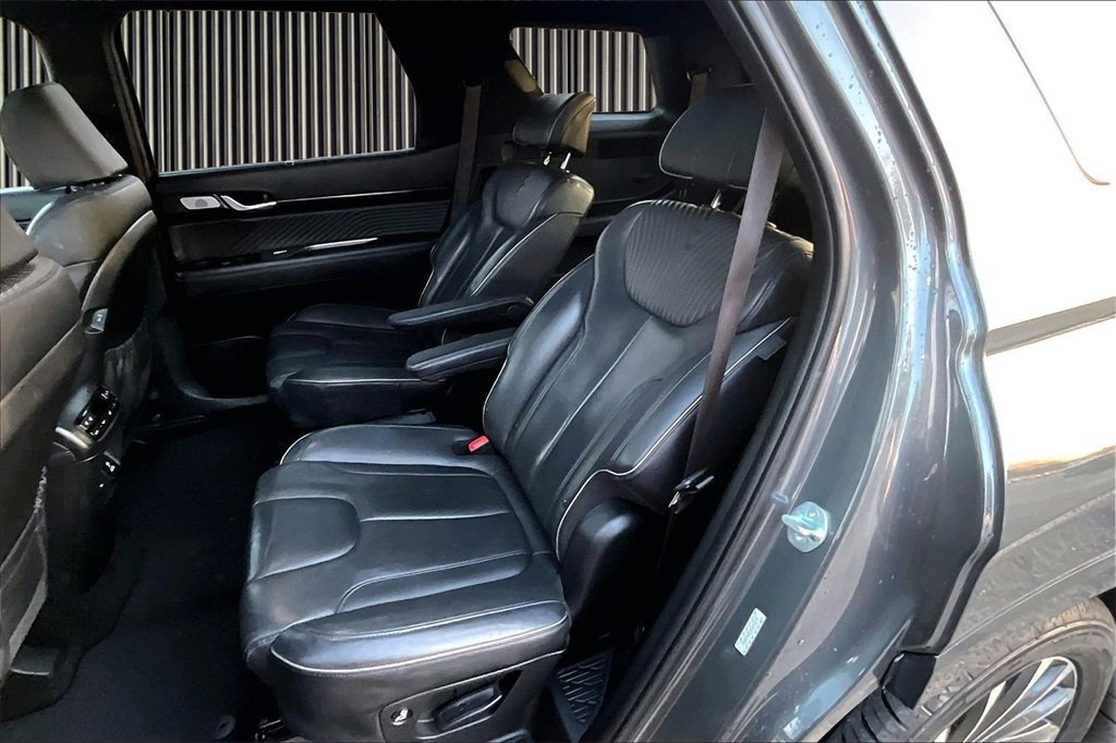 Used 2023 Hyundai Palisade Calligraphy w/ Cargo Package image 25