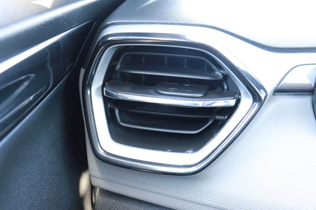 Used 2025 Chevrolet TrailBlazer LT FWD image 24