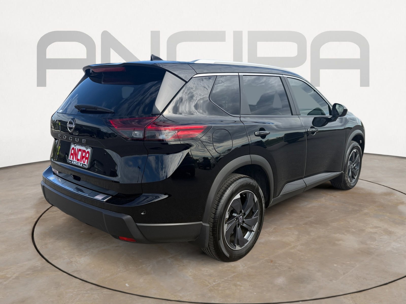 Used 2025 Nissan Rogue SV w/ SV Premium Package image 12