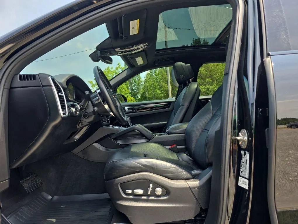 Used 2020 Porsche Cayenne AWD/4WD image 13