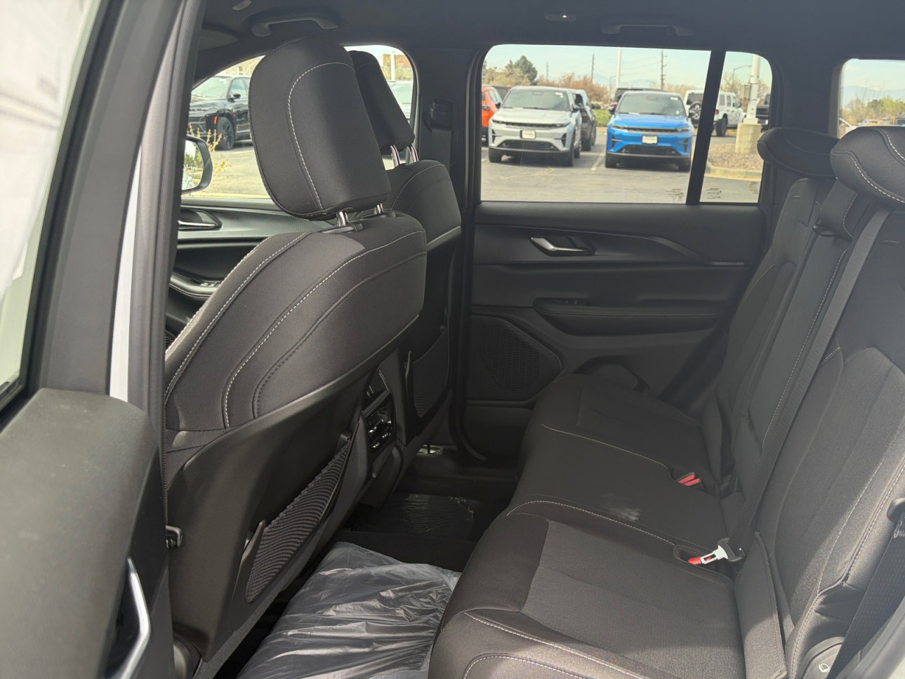 New 2026 Jeep Grand Cherokee Laredo AWD/4WD image 22