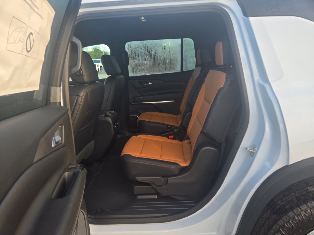 New 2027 Chevrolet Traverse Z71 w/ Enhanced Driving Package AWD/4WD image 8