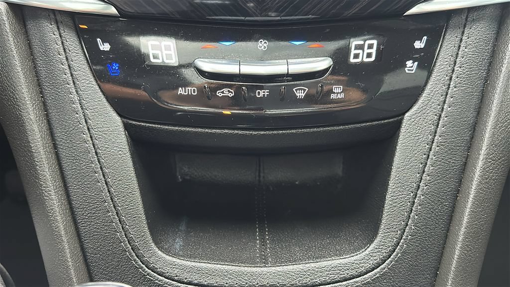 Used 2024 Cadillac XT6 Premium Luxury w/ Technology Package FWD image 26