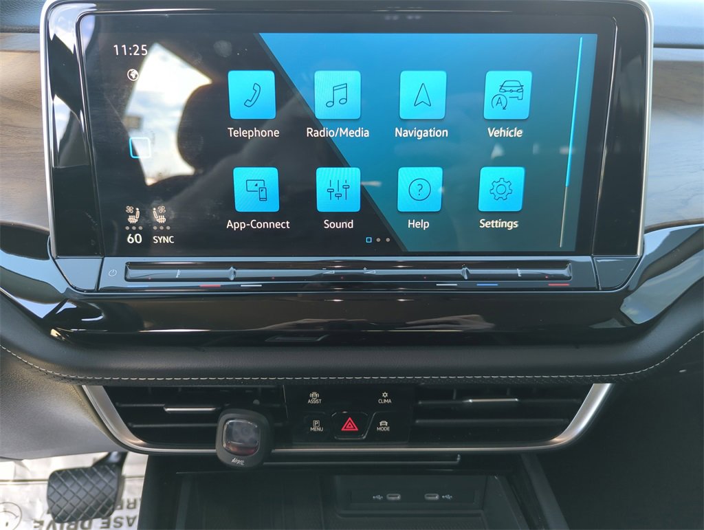 Used 2025 Volkswagen Atlas SE image 35