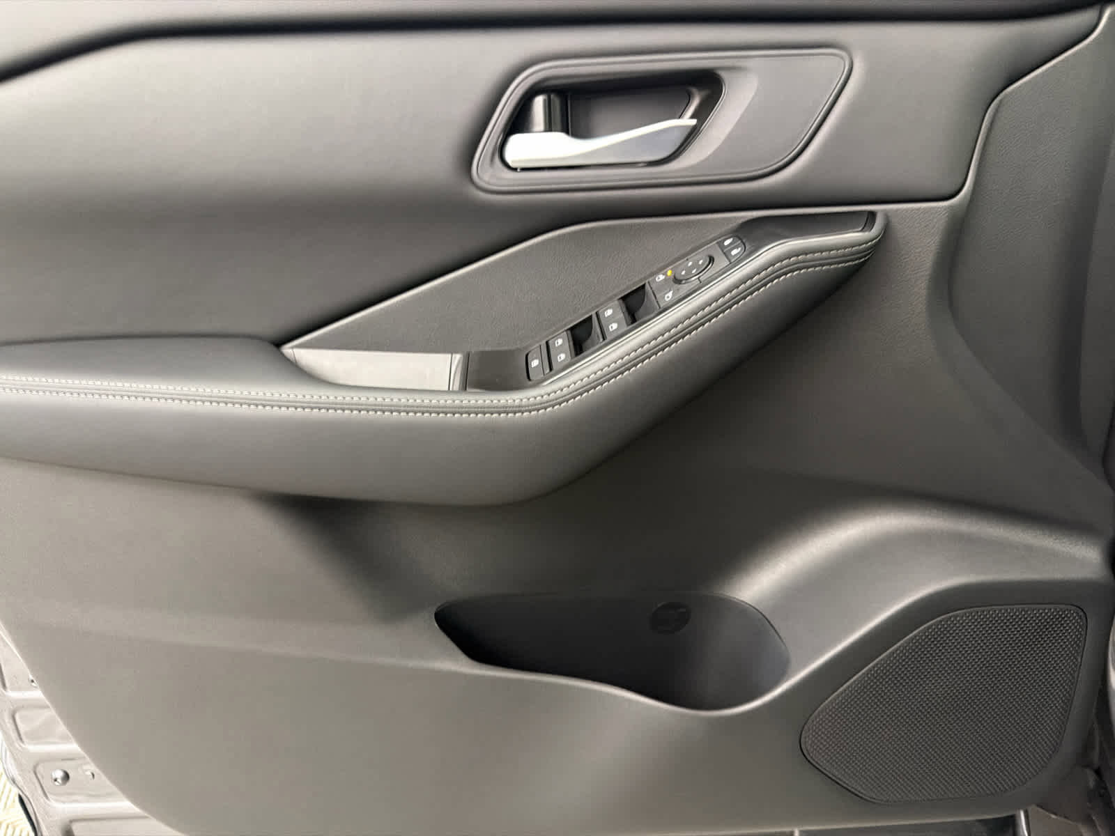 New 2026 Nissan Rogue SV image 22