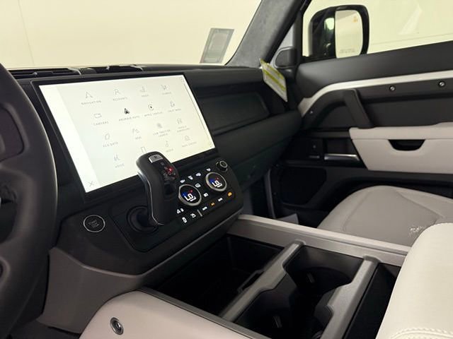New 2026 Land Rover Defender 110 V8 image 25