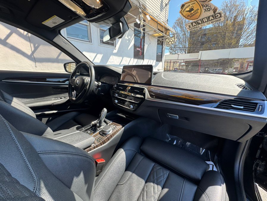 Used 2022 BMW 530i xDrive w/ Premium Package image 30