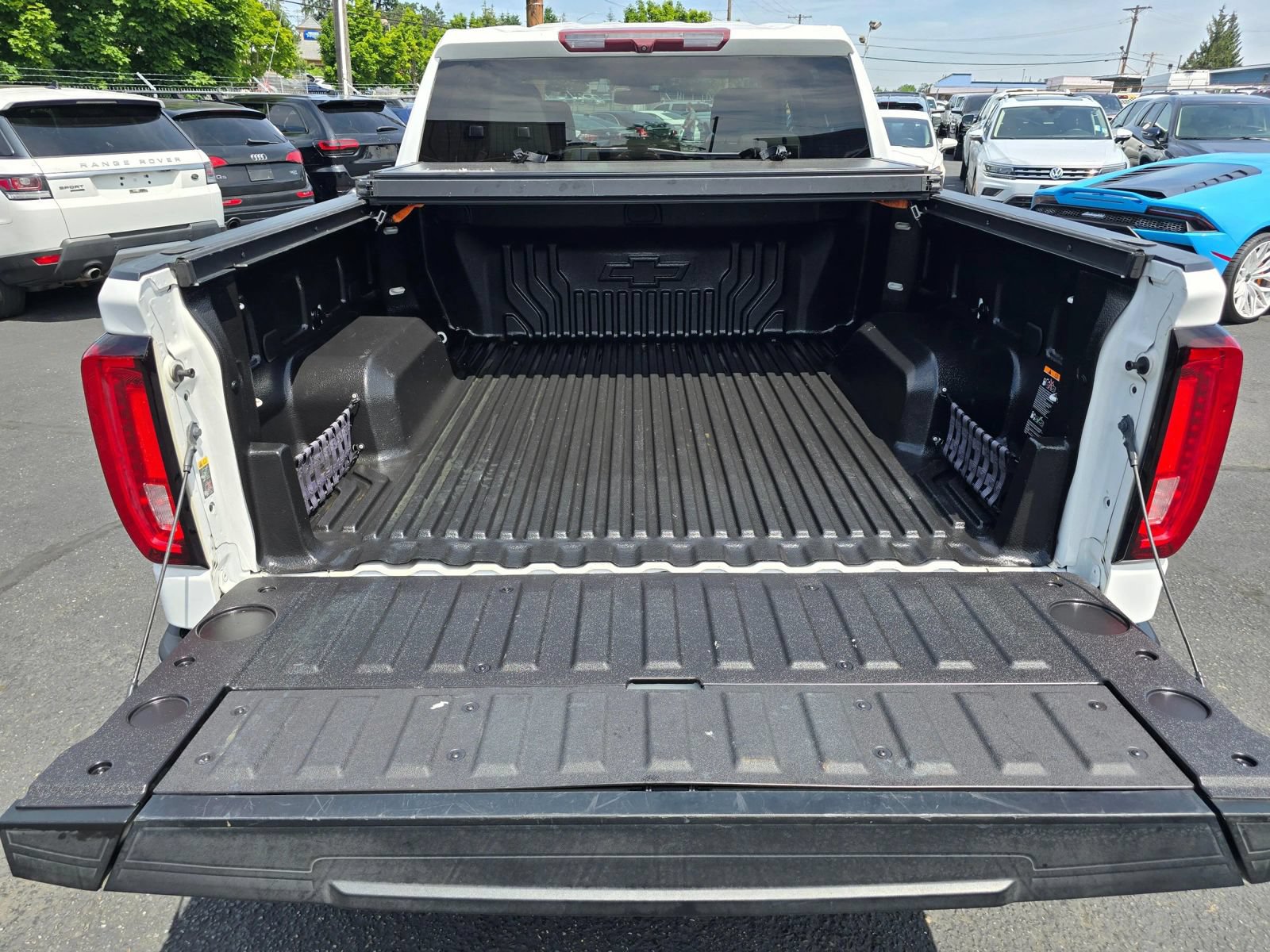Used 2020 GMC Sierra 1500 SLT w/ Driver Alert Package II AWD/4WD image 16