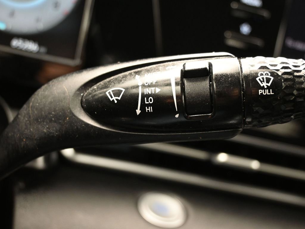 Used 2021 Hyundai Elantra SEL w/ Convenience Package image 26