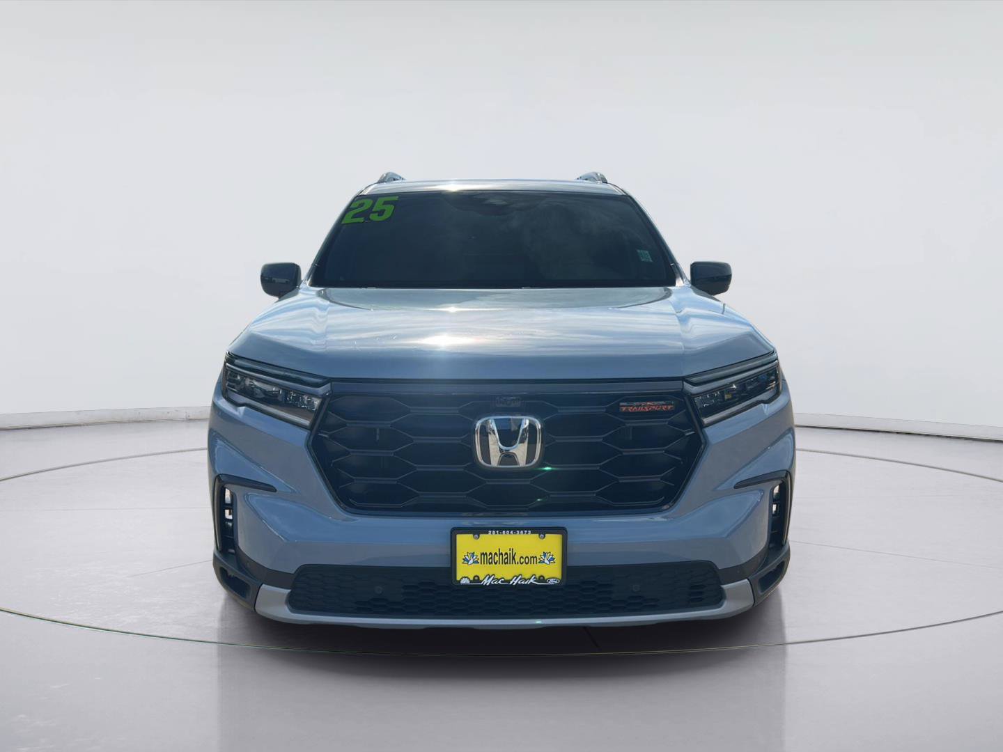 Used 2025 Honda Pilot TrailSport image 2