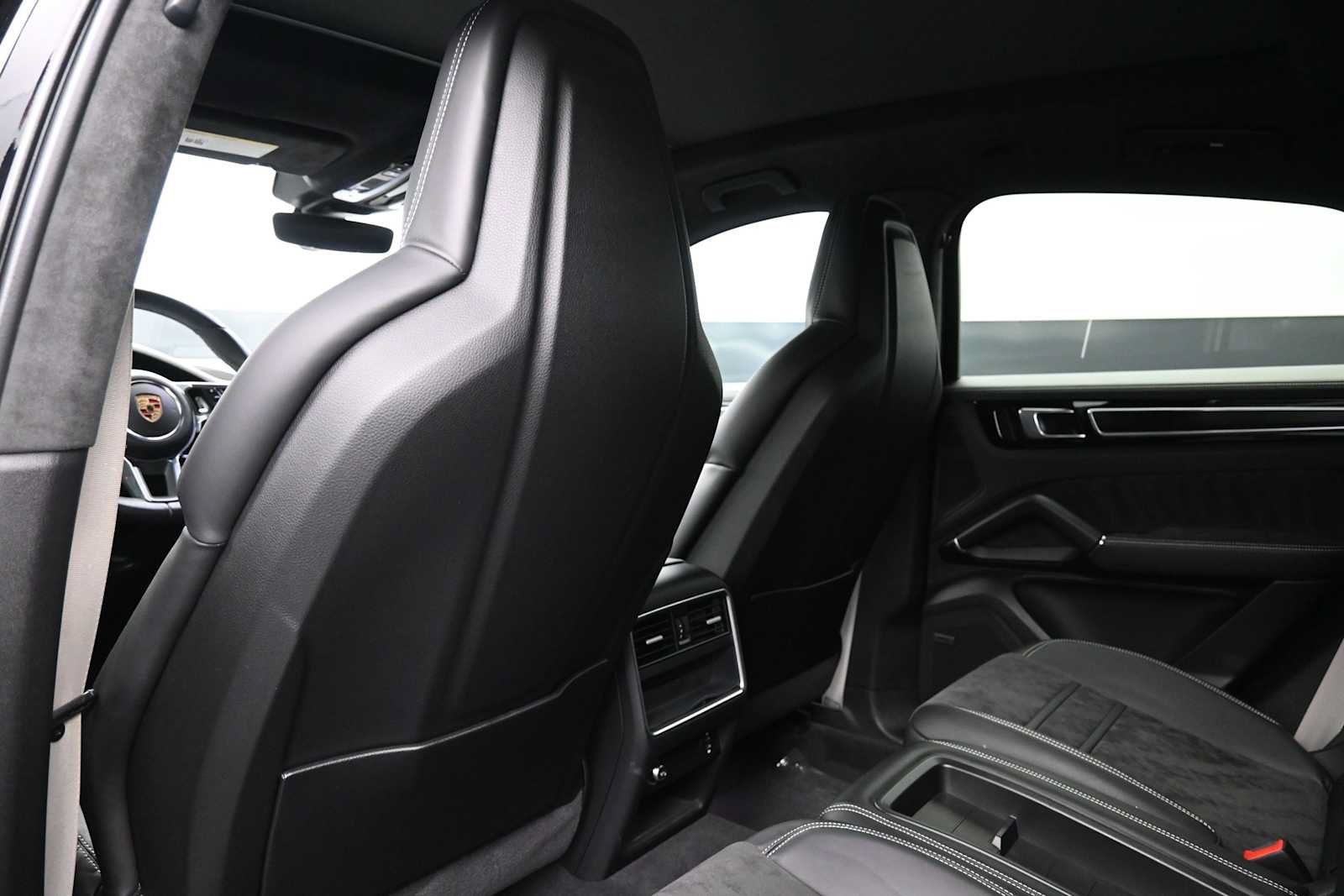 Certified 2023 Porsche Cayenne GTS AWD/4WD image 20