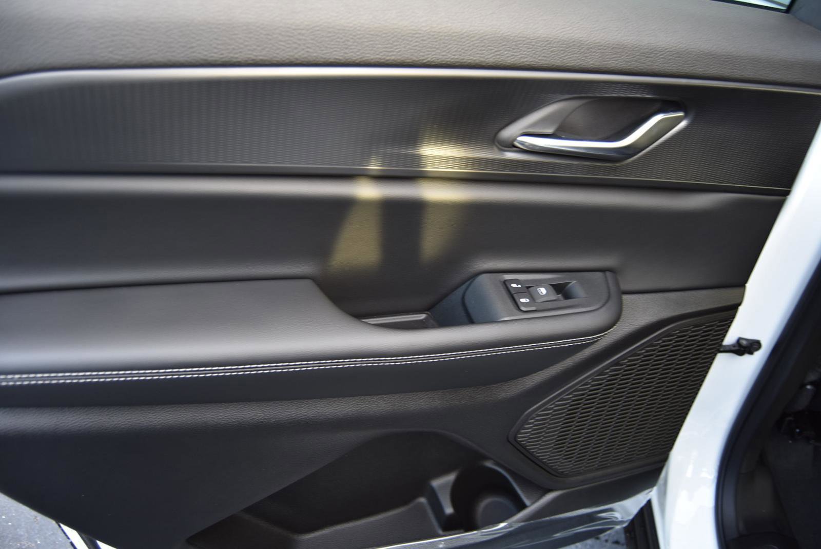 New 2025 Jeep Grand Cherokee L Altitude image 8