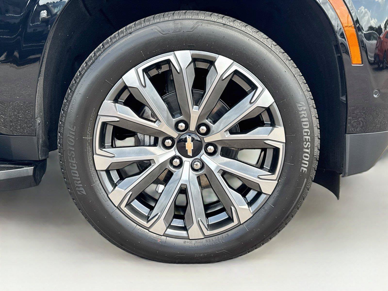 Used 2025 Chevrolet Tahoe High Country AWD/4WD image 40