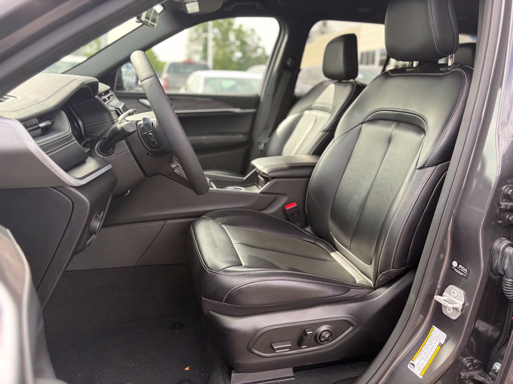 Certified 2025 Jeep Grand Cherokee Limited AWD/4WD image 20