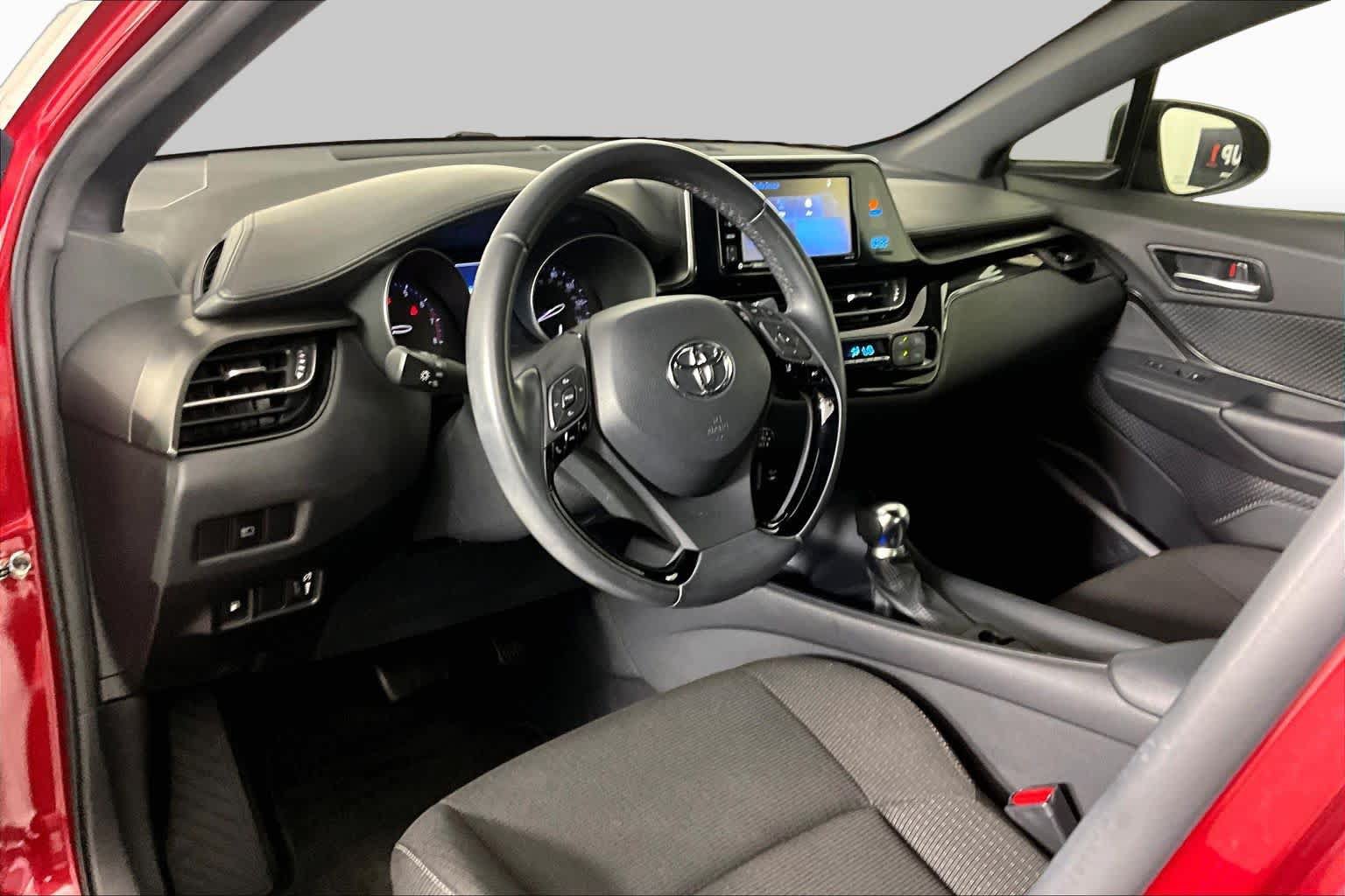 Used 2018 Toyota C-HR XLE FWD image 16