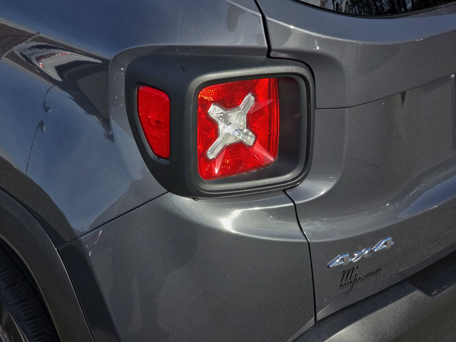 Used 2023 Jeep Renegade Latitude image 42