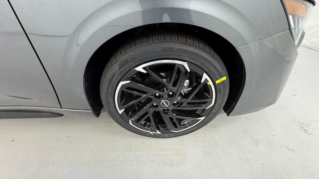 New 2026 Nissan Sentra SR FWD image 9