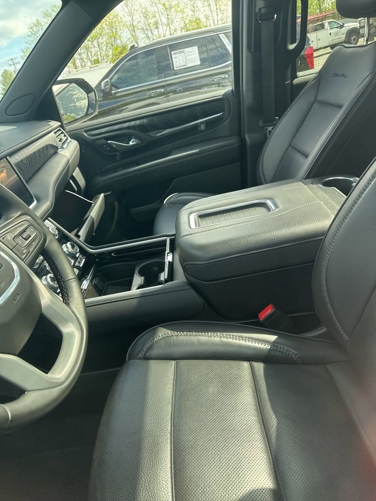 Used 2024 GMC Yukon XL Denali image 11