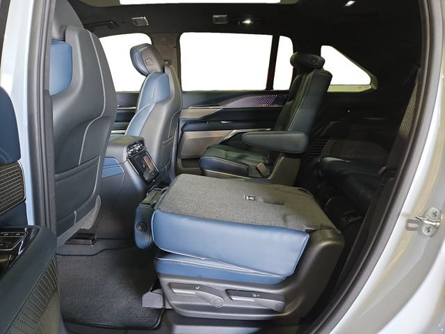New 2026 Cadillac Escalade IQ Luxury 2 AWD/4WD image 12
